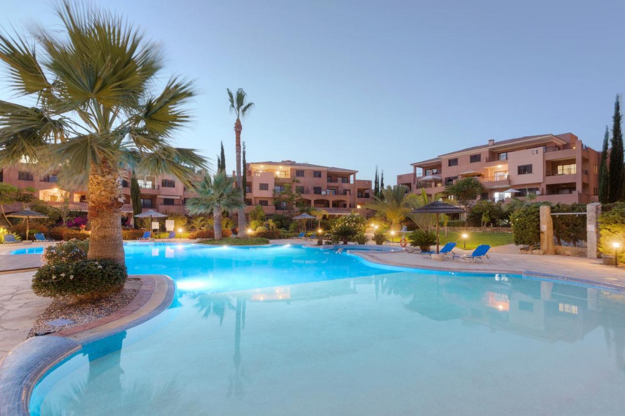 Resitour - Aphrodite Gardens Paphos Bagian luar foto