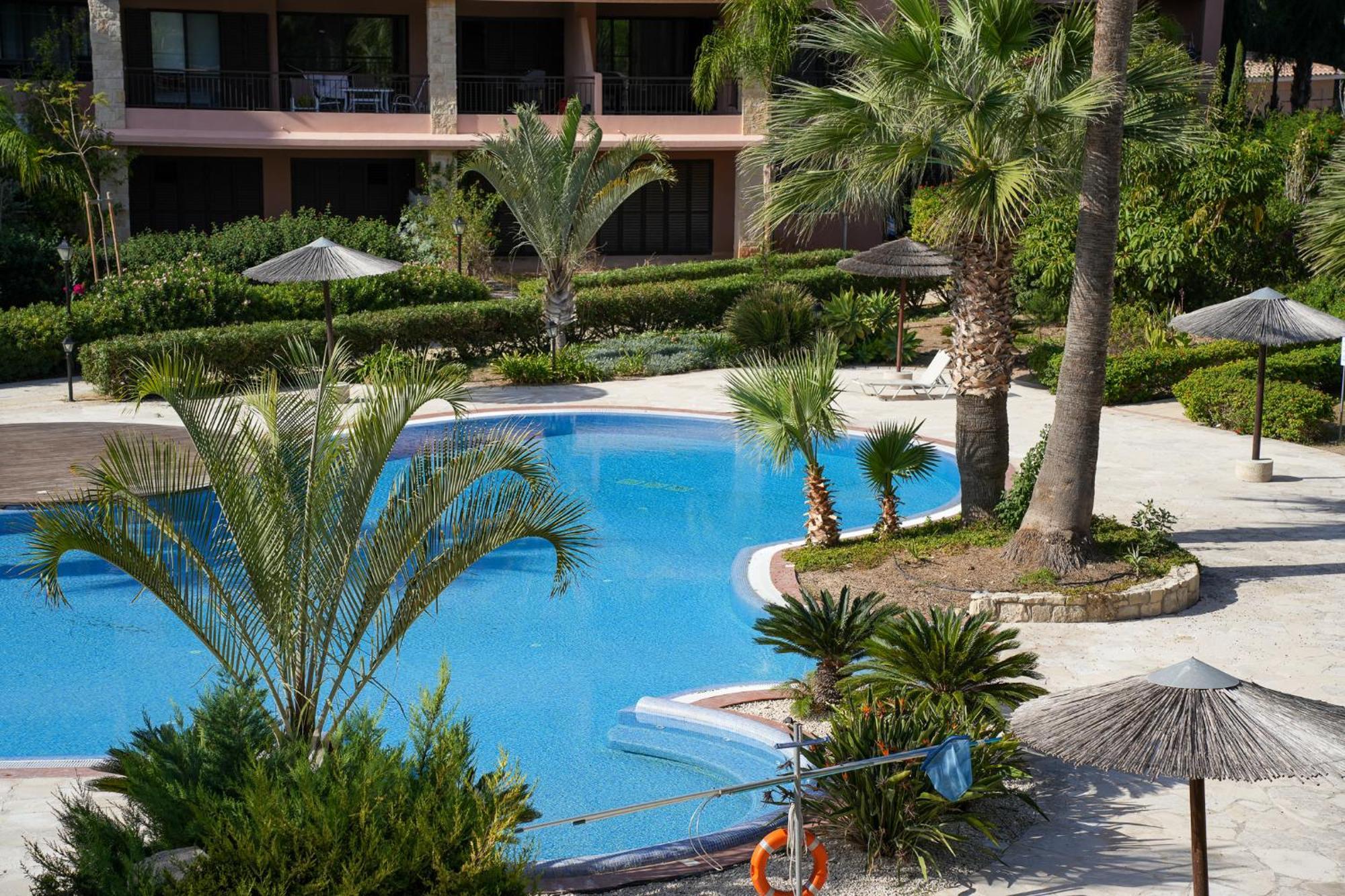 Resitour - Aphrodite Gardens Paphos Bagian luar foto