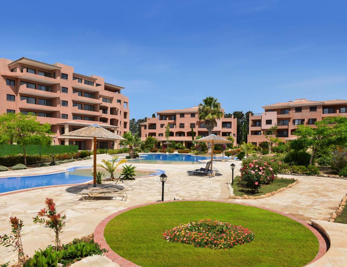 Resitour - Aphrodite Gardens Paphos Bagian luar foto
